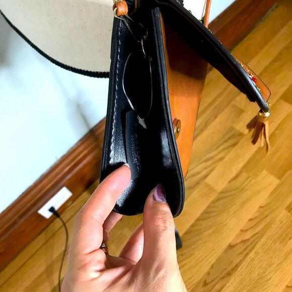 NWT Cute Faux Leather Crossbody Bag - Picture 3 of 15